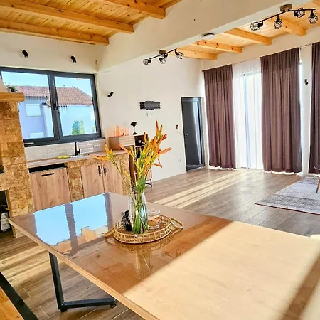 By The River Σαράγεβο