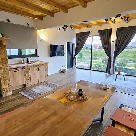 By The River 아파트